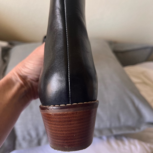 Black Cole Haan leather boots. Sz 7.5. - Picture 4 of 5